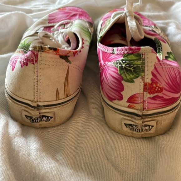 VANS ~ Hibiscus Lace Up Sneakers - Picture 8 of 8